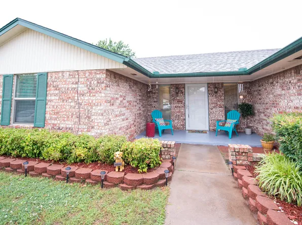 9809 Hillcrest Dr, Oklahoma City, OK 73159