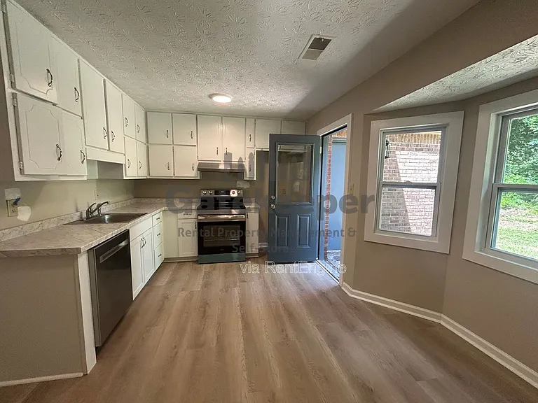 115 Meadowbrook Ct — Photo 5