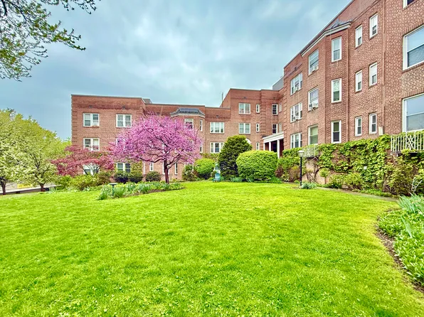 70 Strawberry Hill Ave APT 3-2D, Stamford, CT 06902