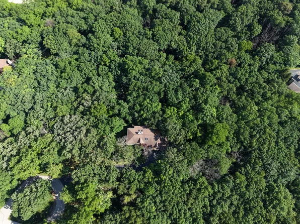 S1W31450 Hickory Hollow COURT, Delafield, WI 53018