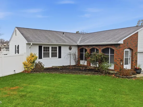 11 Oak Glen Road, Toms River, NJ 08753