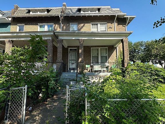 2nd image of 1122 Holbrook St NE