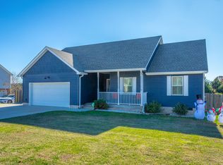 9767 Falcon Crest Dr, Ooltewah, TN 37363