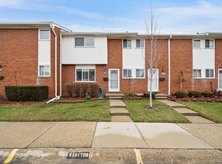 8772 Kaltz St, Center Line, MI 48015