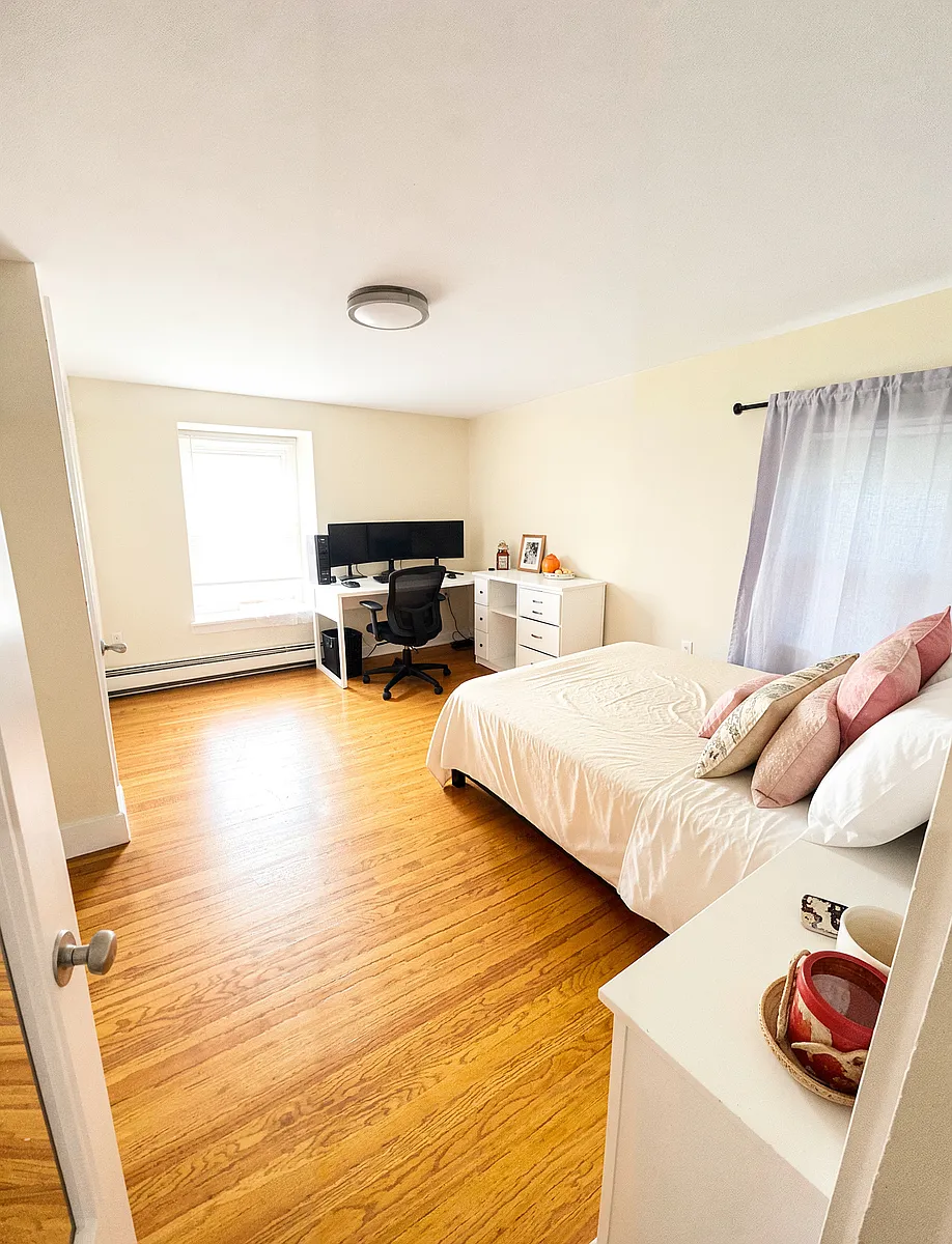 Building Photo - 99 Old Harbor St #3