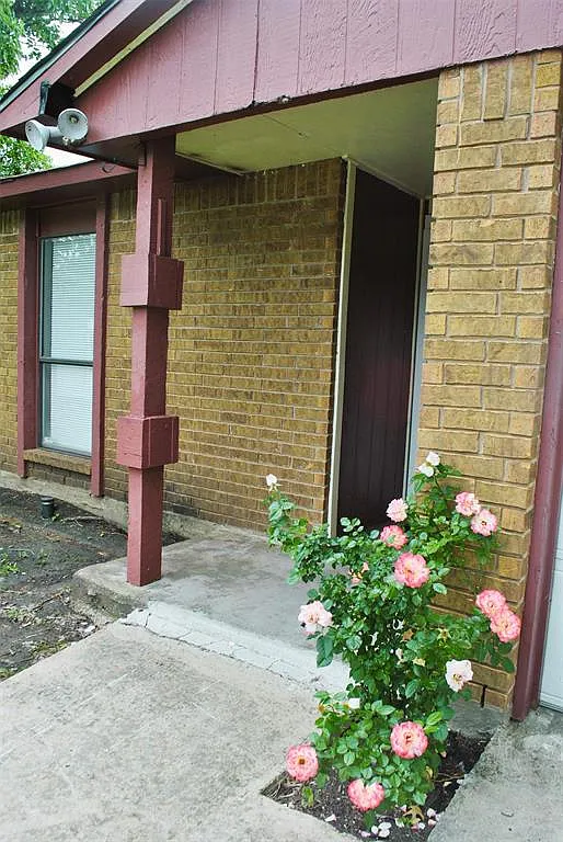 Building Photo - 5528 Adams Dr