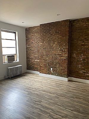 2nd image of 164 W 128th St APT 4D