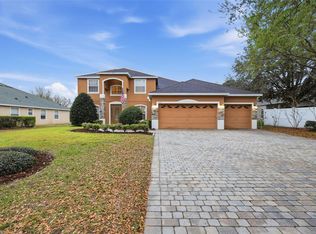 1042 Spinning Wheel Dr, Apopka, FL 32712