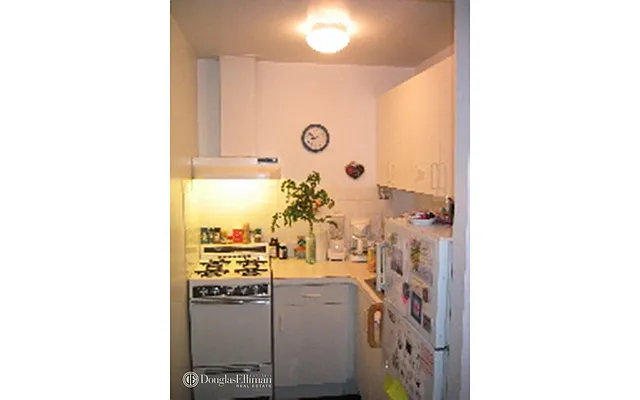 Rented by Douglas Elliman | media 14