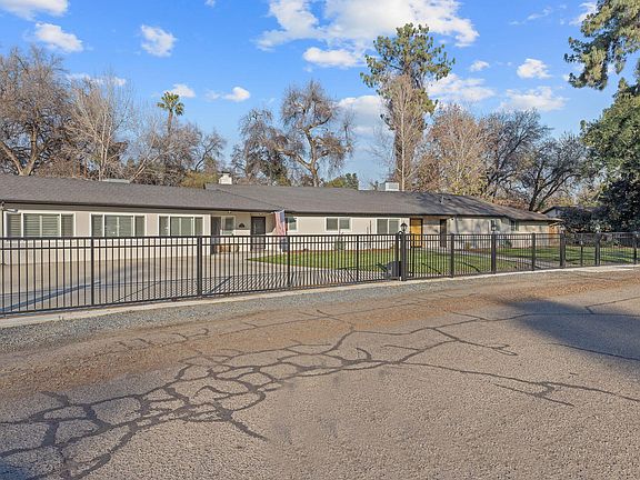 3rd image of 2212 W Sunset Drive
