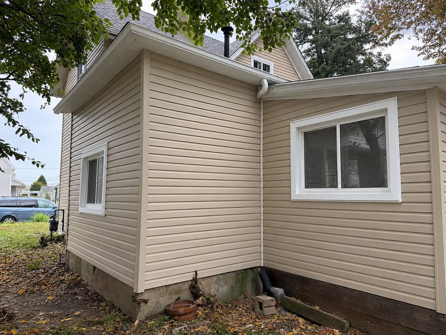 4 bed, 2288 sqft, $2,000 — Photo 2