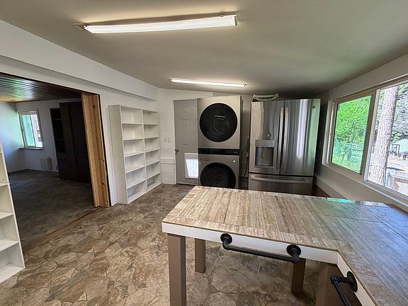 4th image of 1055 Playground Dr #2