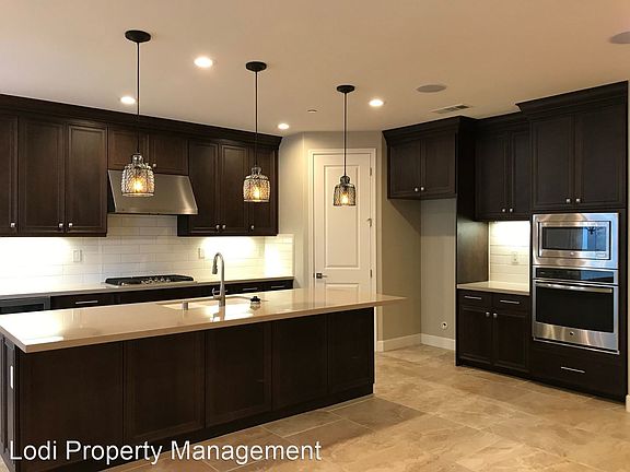 5th image of 2553 Buttercup Dr