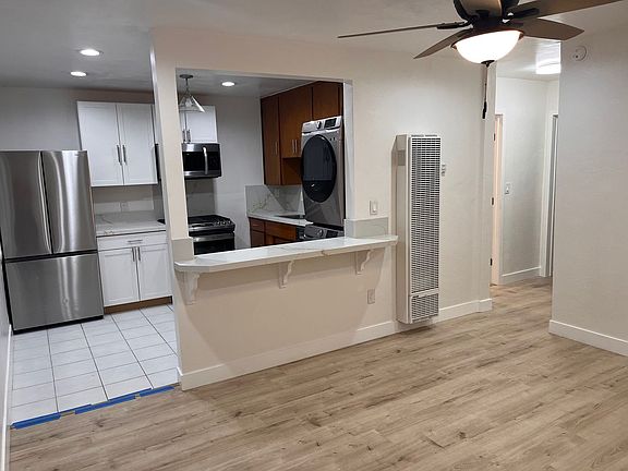 2nd image of 964 Emerald St Unit 966