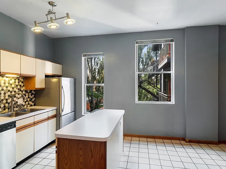 2352 N Cleveland Ave #3 — Photo 7