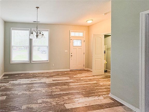 3rd image of 918 Hillside Ave