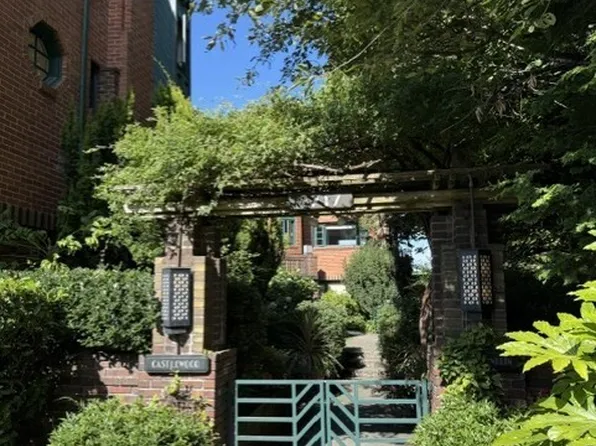 2717 Franklin Avenue E #302, Seattle, WA 98102
