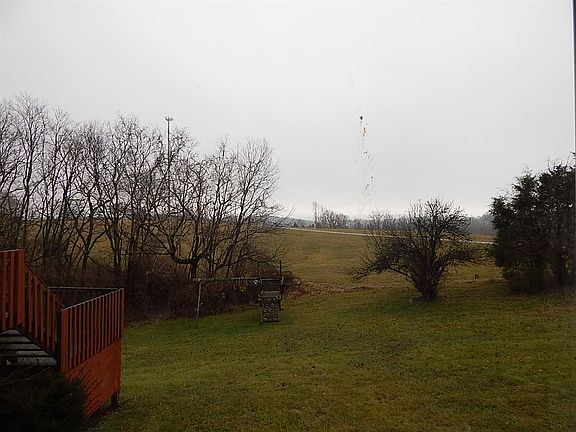 4th image of 20 Southwood Dr