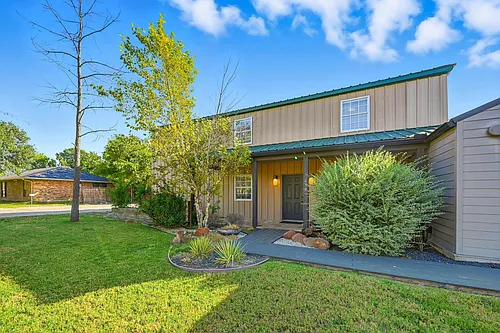 633 Rose Garden Dr Photo 1