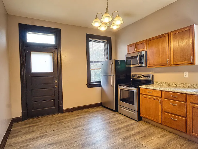 2303 Russell Blvd #1F — Photo 9