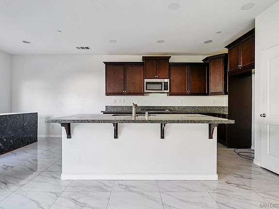 3rd image of 31890 Rouge Ln