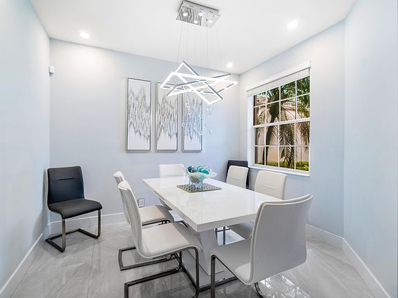 3rd image of 8082 Aberdeen Drive #101