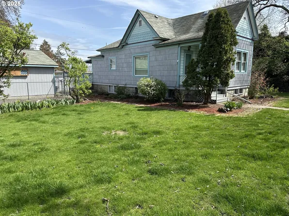 217 W 6th St, The Dalles, OR 97058