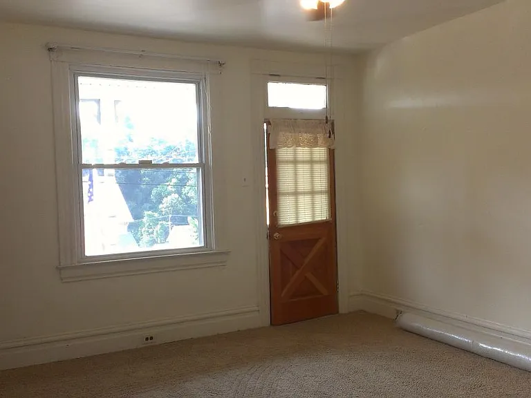2618 Forest Ave — Photo 8
