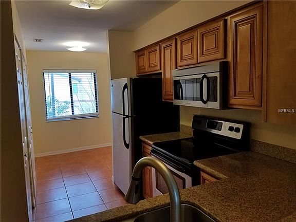 3rd image of 2411 Gallery View Dr #6