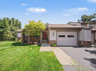 2810 S Wood Dale Dr, Jackson, MI 49203