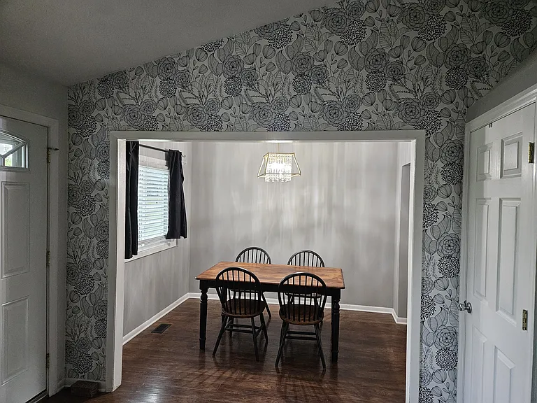 2042 Byron Dr — Photo 7