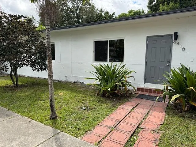6410 NW Miami Ct — Photo 2