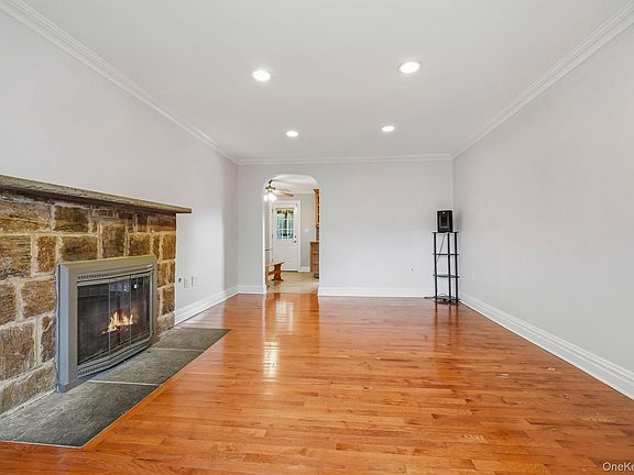 4th image of 26 Custer Avenue