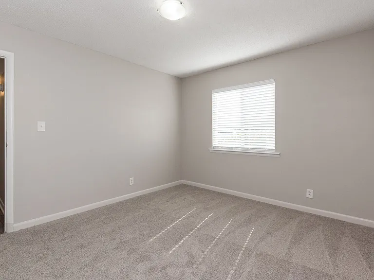 Northwoods Apartments — Photo 22
