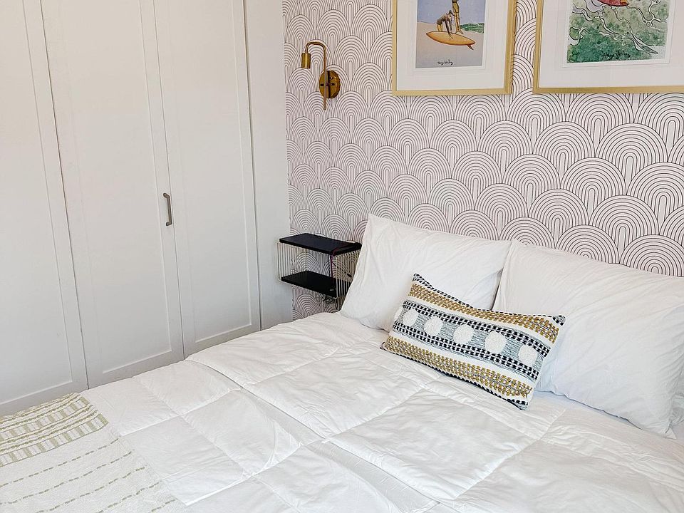 Bedroom 2 with Queen size bed.