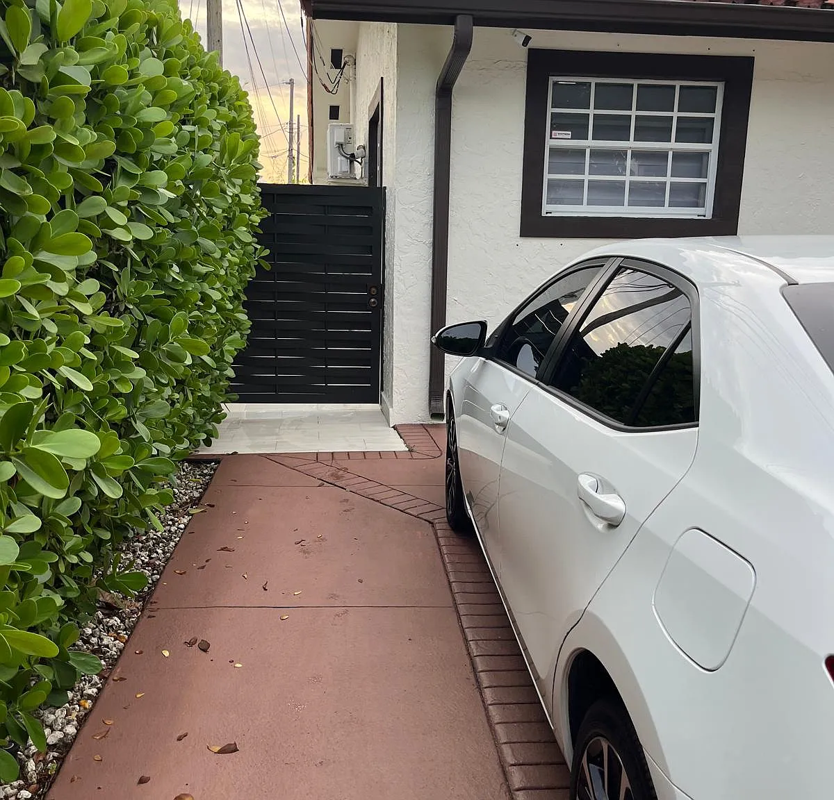 3470 SW 99th Ave — Photo 1