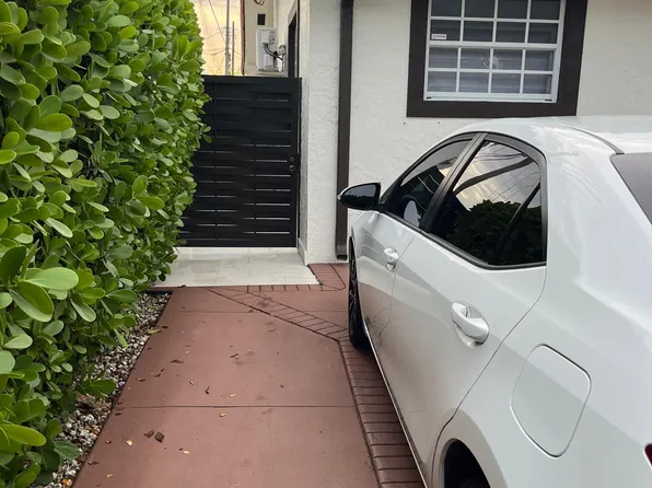 3470 SW 99th Ave #1, Miami, FL 33165