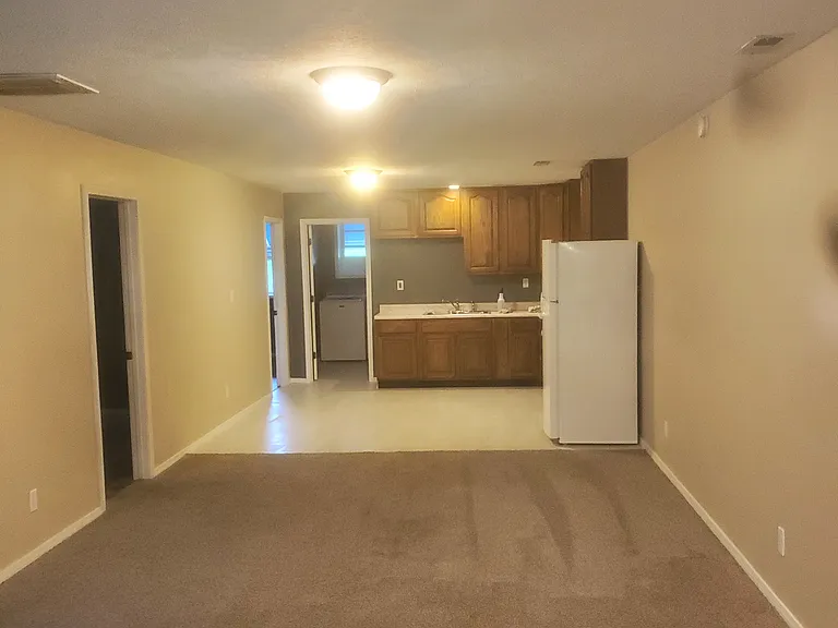 301 N John St — Photo 1