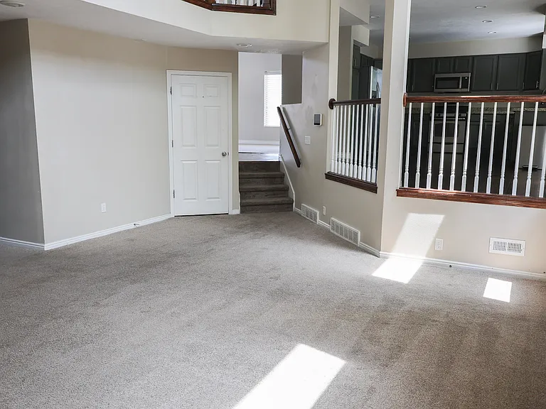 822 S Saratoga Dr — Photo 6