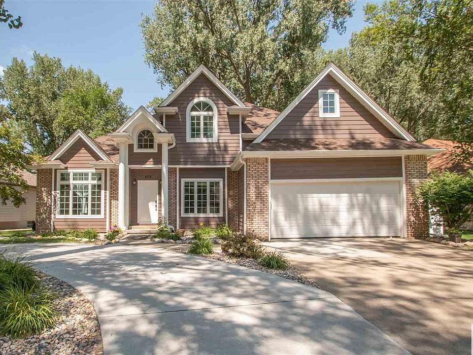 1st image of 423 S Royal Troon Dr