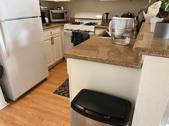 5th image of 1257 Centinela Ave #1