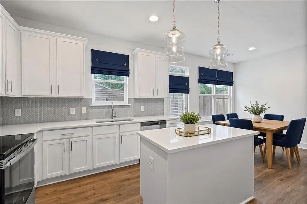 3 bed, 2.5 bath, 1750 sqft, $2,200 — Photo 1