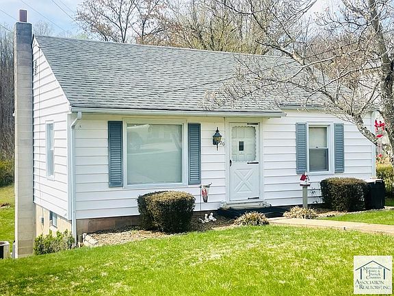 2nd image of 920 Banks Rd
