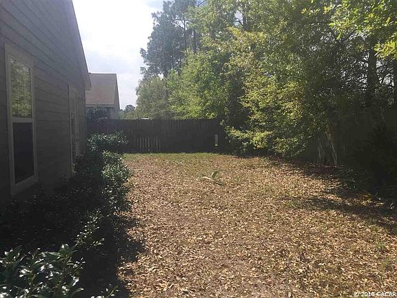 3rd image of 1124 NE 21st St