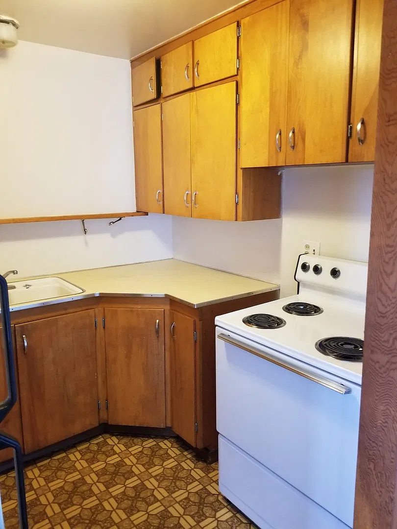 e1318 — Photo 3