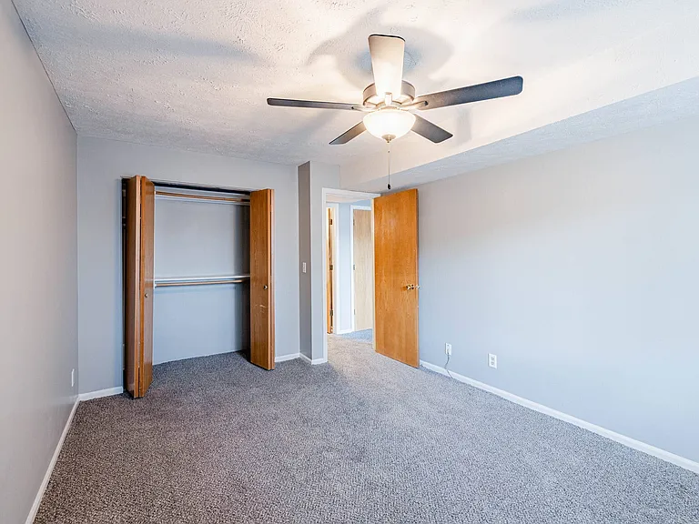 Applewood Pointe Apartments — Photo 29