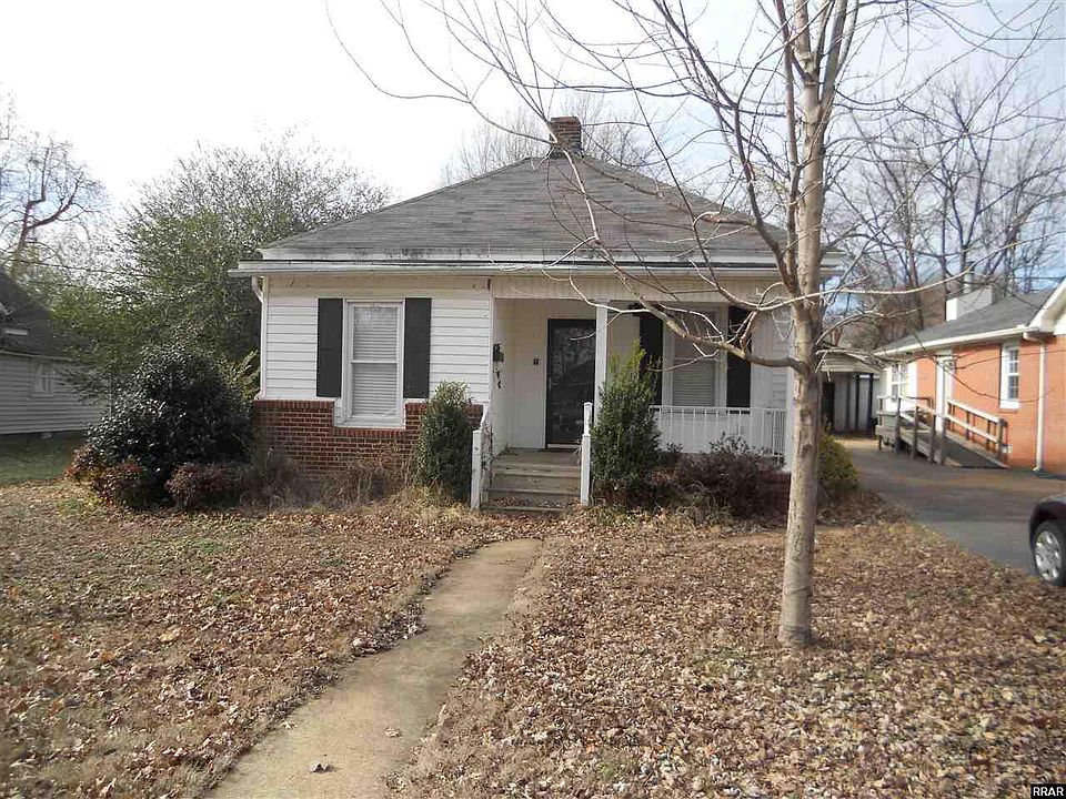 1st image of 925 S 2nd St