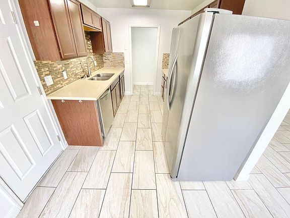 4th image of 5825 Pebble Beach Blvd