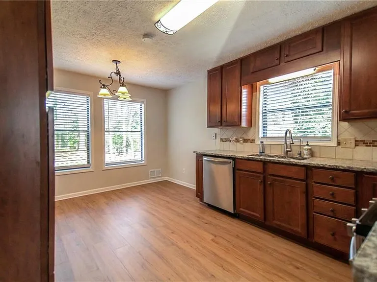 516 Faith St — Photo 13