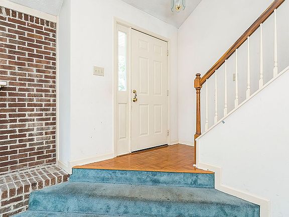 5th image of 870 Wyndham Hills Dr